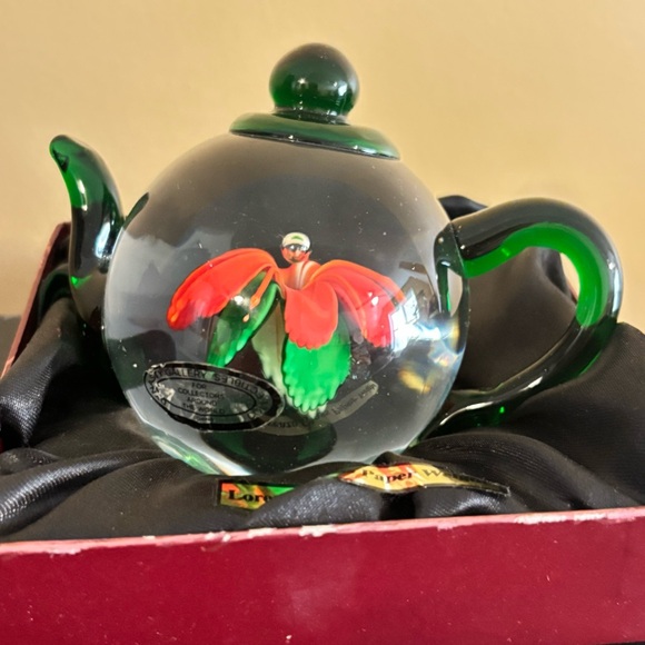 Dynasty Gallery Flower Teapot Heirloom Collectibles Handblown Art Glass Weight - Picture 2 of 9